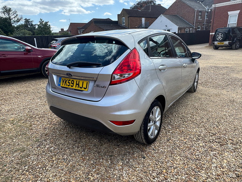 Ford Fiesta 1.4 Zetec Hatchback 5dr Petrol Automatic (154 g/km, 94 bhp)