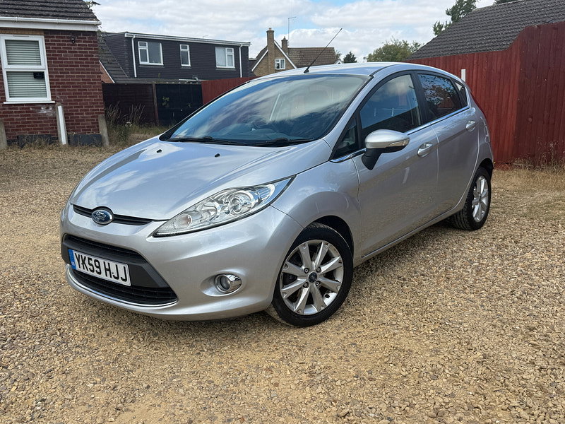 Ford Fiesta 1.4 Zetec Hatchback 5dr Petrol Automatic (154 g/km, 94 bhp)