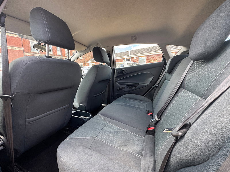 Ford Fiesta 1.4 Zetec Hatchback 5dr Petrol Automatic (154 g/km, 94 bhp)