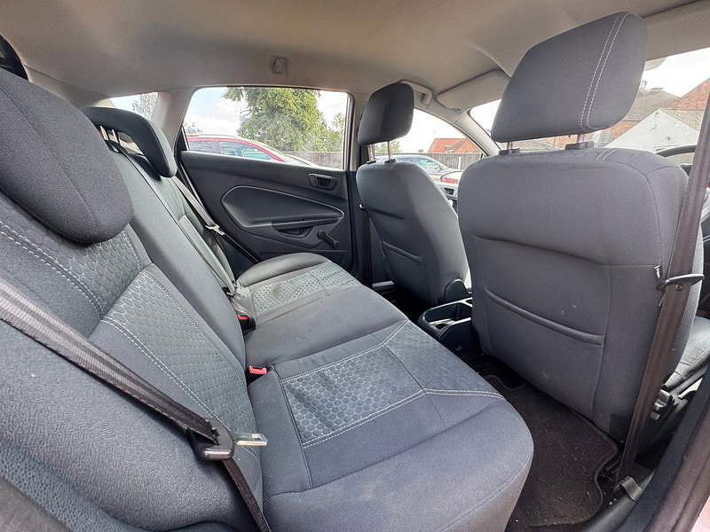 Ford Fiesta 1.4 Zetec Hatchback 5dr Petrol Automatic (154 g/km, 94 bhp)