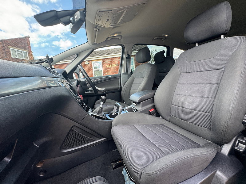 Ford S-Max 2.0 TDCi Titanium MPV 5dr Diesel Manual Euro 5 (140 ps)