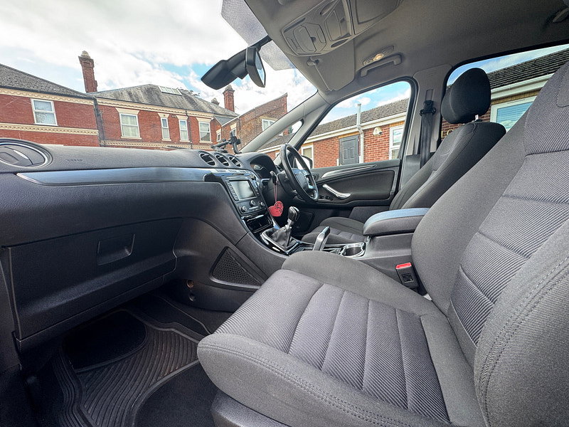 Ford S-Max 2.0 TDCi Titanium MPV 5dr Diesel Manual Euro 5 (140 ps)