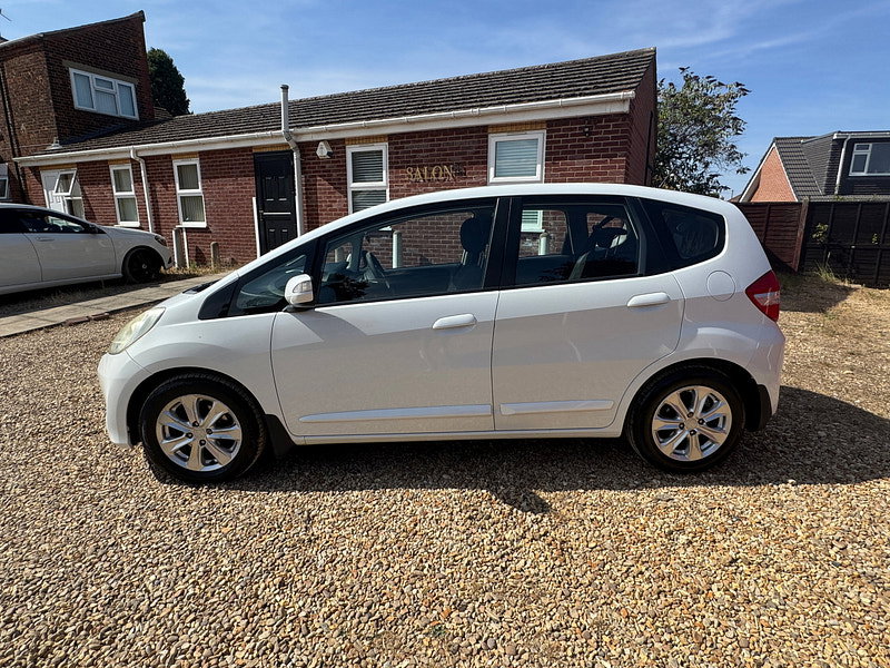 Honda Jazz 1.4 i-VTEC ES Hatchback 5dr Petrol Manual Euro 5 (99 ps)