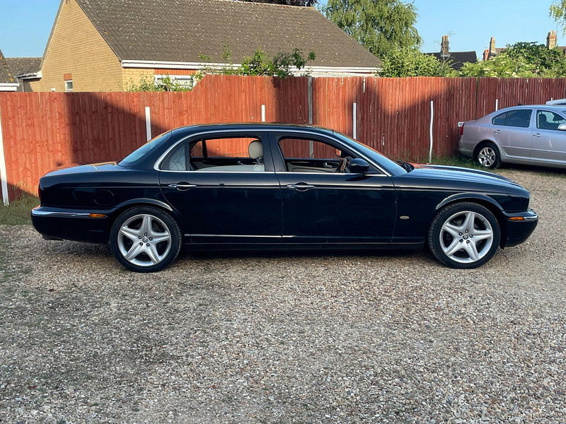 Jaguar XJ 4.2 Xj8 Sovereign Lwb Saloon