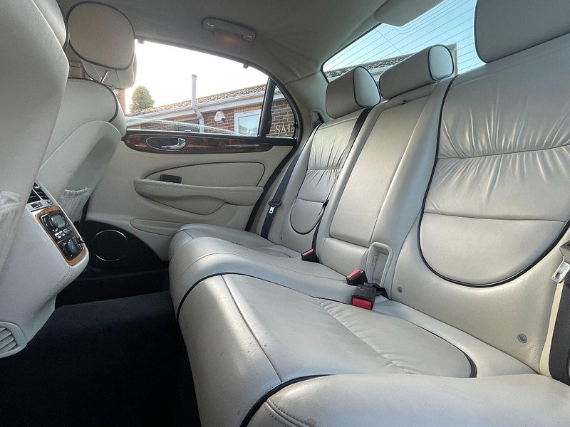 Jaguar XJ 4.2 Xj8 Sovereign Lwb Saloon