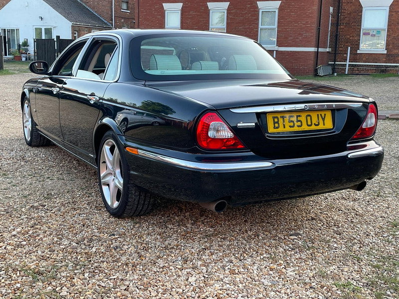 Jaguar XJ 4.2 Xj8 Sovereign Lwb Saloon