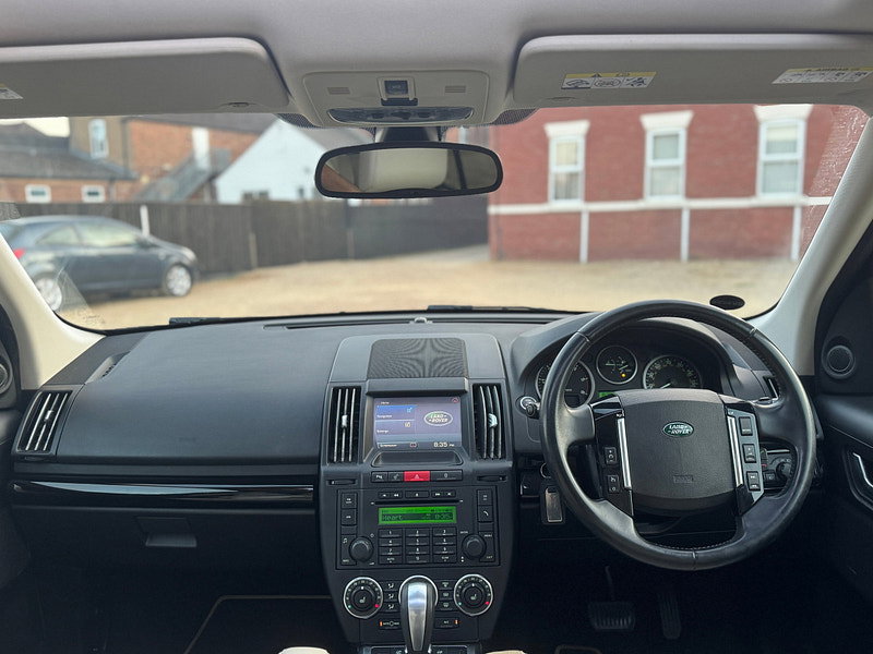 Land Rover Freelander 2 2.2 SD4 HSE SUV 5dr Diesel CommandShift 4WD Euro 5 (190 ps)
