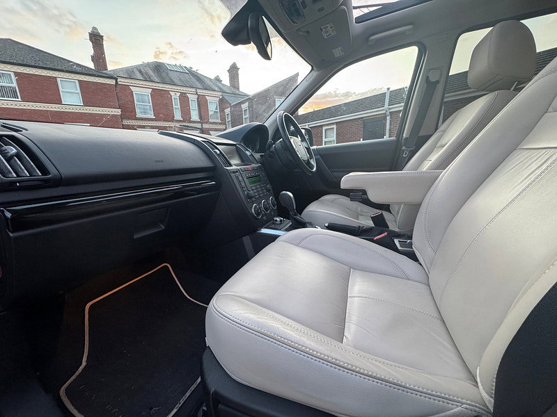 Land Rover Freelander 2 2.2 SD4 HSE SUV 5dr Diesel CommandShift 4WD Euro 5 (190 ps)