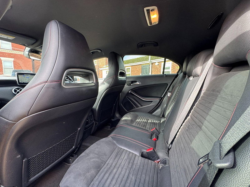 Mercedes-Benz A Class 1.5 A180d Amg Line (executive) Hatchback