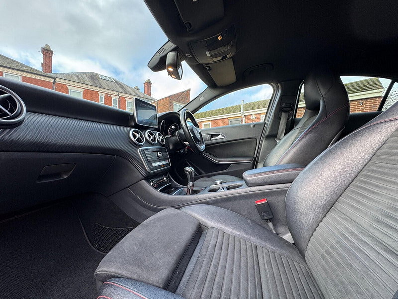Mercedes-Benz A Class 1.5 A180d Amg Line (executive) Hatchback