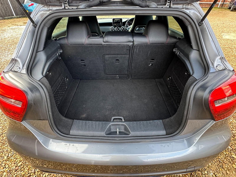 Mercedes-Benz A Class 1.5 A180d Amg Line (executive) Hatchback