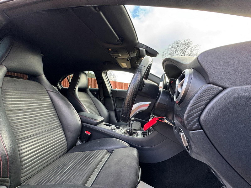 Mercedes-Benz A Class 1.5 A180d Amg Line (executive) Hatchback