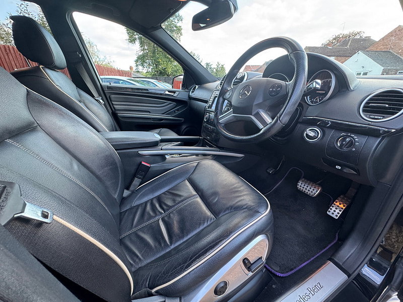 Mercedes-Benz M Class 3.0 ML300 CDI V6 BlueEfficiency Grand Edition SUV 5dr Diesel G-Tronic 4WD Euro 5 (204 ps)