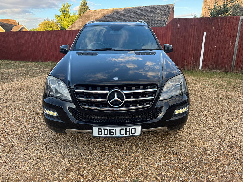 Mercedes-Benz M Class 3.0 ML300 CDI V6 BlueEfficiency Grand Edition SUV 5dr Diesel G-Tronic 4WD Euro 5 (204 ps)