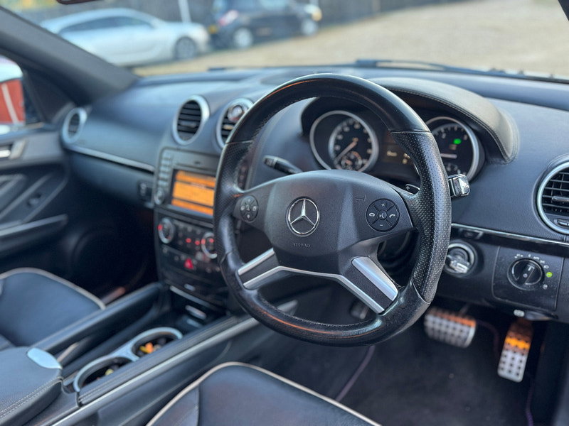 Mercedes-Benz M Class 3.0 ML300 CDI V6 BlueEfficiency Grand Edition SUV 5dr Diesel G-Tronic 4WD Euro 5 (204 ps)