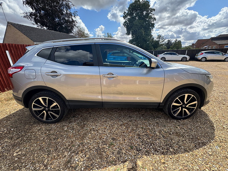 Nissan Qashqai 1.6 dCi Tekna SUV 5dr Diesel Manual 4WD Euro 6 (s/s) (130 ps)