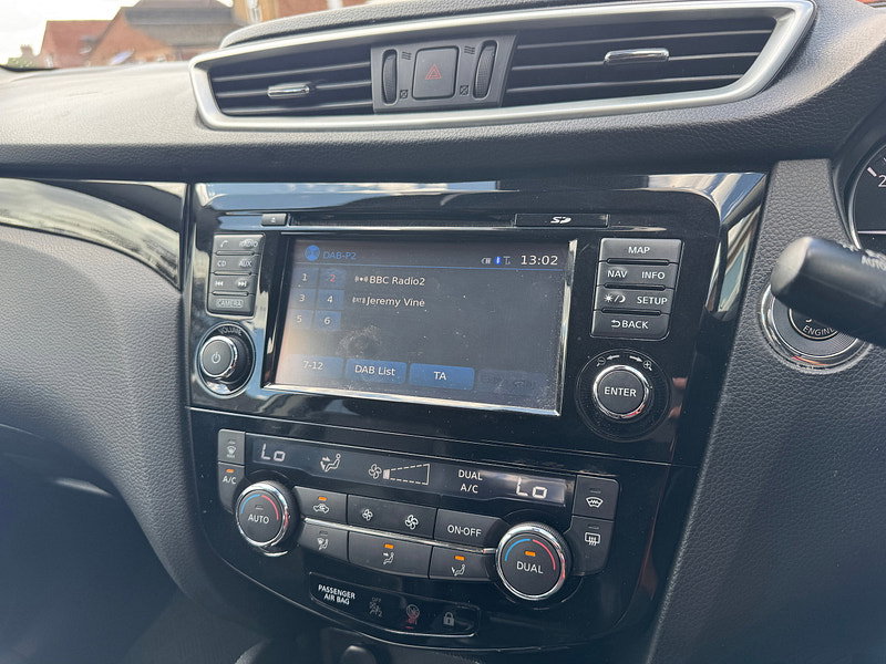 Nissan Qashqai 1.6 dCi Tekna SUV 5dr Diesel Manual 4WD Euro 6 (s/s) (130 ps)