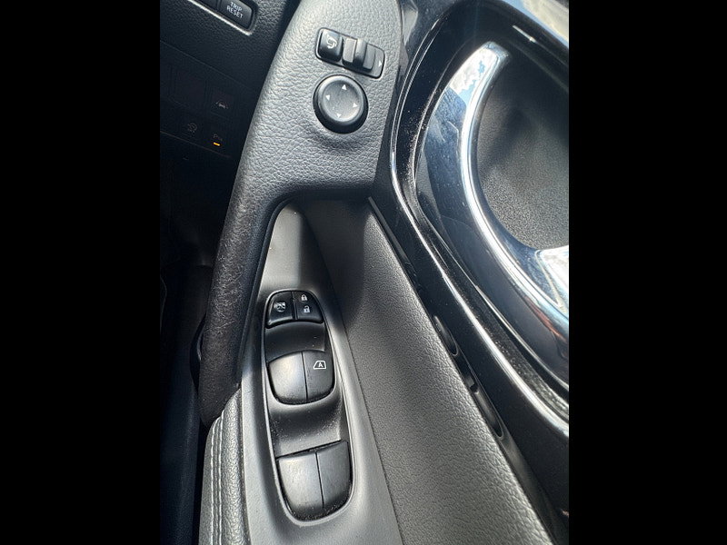 Nissan Qashqai 1.6 dCi Tekna SUV 5dr Diesel Manual 4WD Euro 6 (s/s) (130 ps)