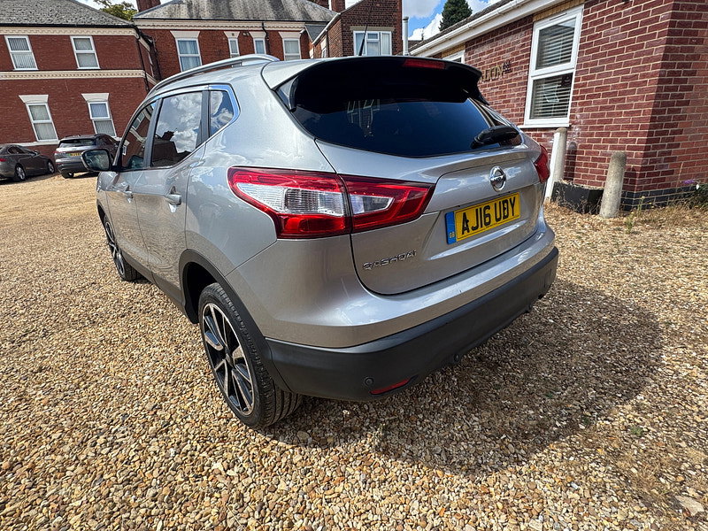 Nissan Qashqai 1.6 dCi Tekna SUV 5dr Diesel Manual 4WD Euro 6 (s/s) (130 ps)