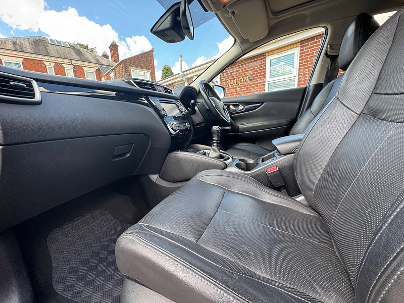 Nissan Qashqai 1.6 dCi Tekna SUV 5dr Diesel Manual 4WD Euro 6 (s/s) (130 ps)