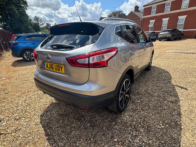 Nissan Qashqai 1.6 dCi Tekna SUV 5dr Diesel Manual 4WD Euro 6 (s/s) (130 ps)