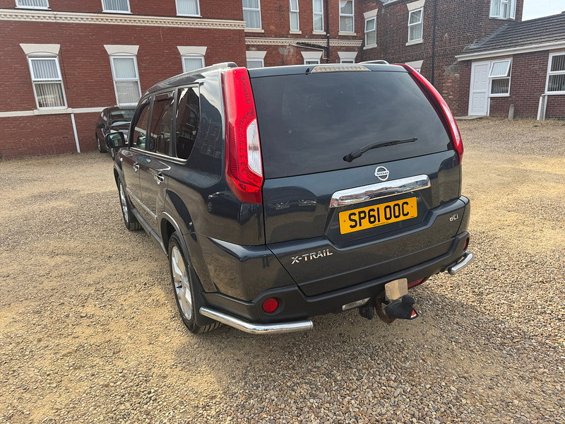 Nissan X-Trail 2.0 dCi Tekna SUV 5dr Diesel Auto 4WD Euro 5 (150 ps)