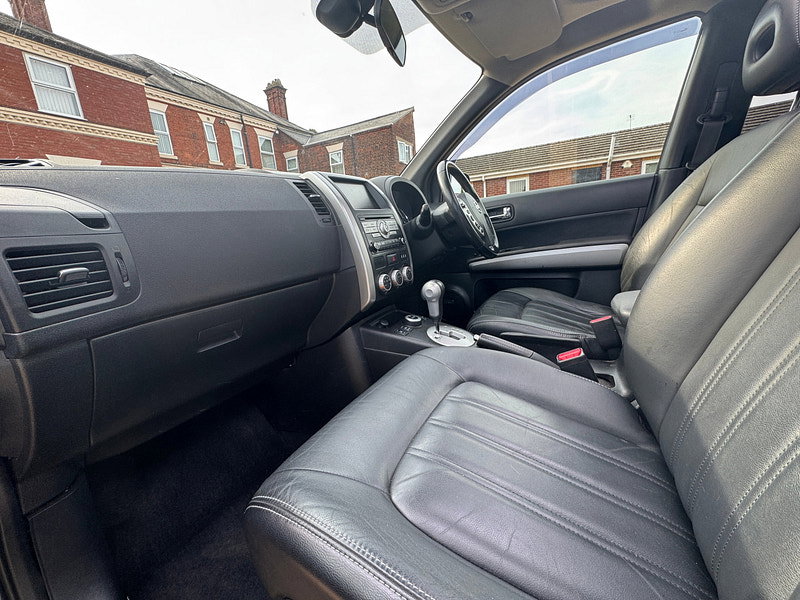 Nissan X-Trail 2.0 dCi Tekna SUV 5dr Diesel Auto 4WD Euro 5 (150 ps)