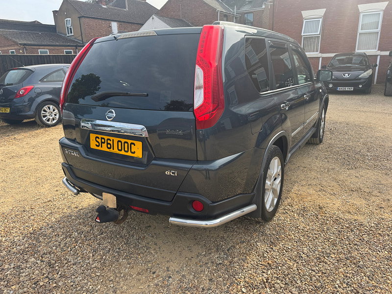 Nissan X-Trail 2.0 dCi Tekna SUV 5dr Diesel Auto 4WD Euro 5 (150 ps)