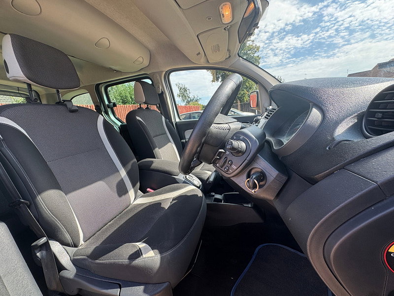 Renault Kangoo 1.5 dCi Dynamique TomTom MPV 5dr Diesel Manual Euro 5 (90 ps)