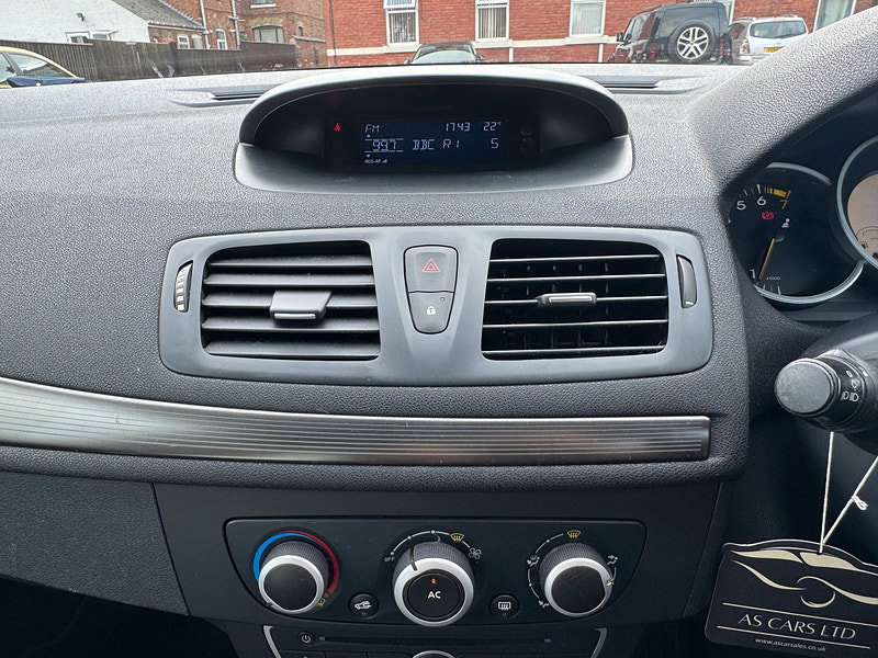Renault Megane 1.6 16v Expression Hatchback