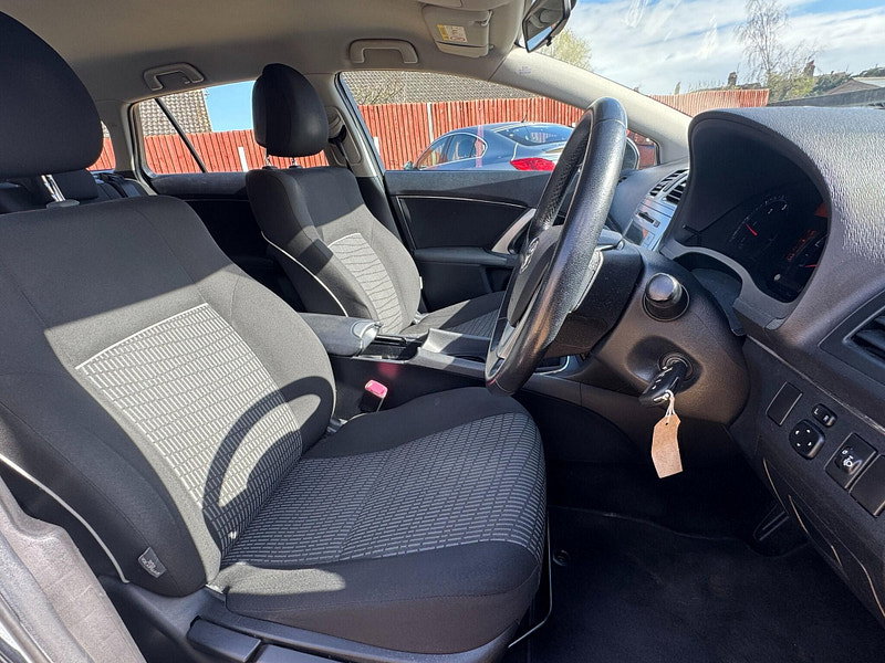 Toyota Avensis 2.0 D-4d Active Tourer