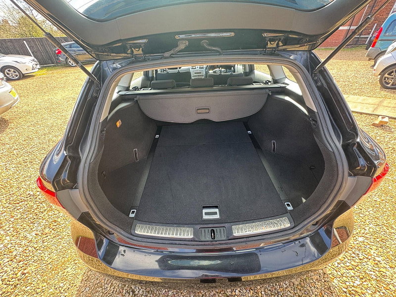 Toyota Avensis 2.0 D-4d Active Tourer