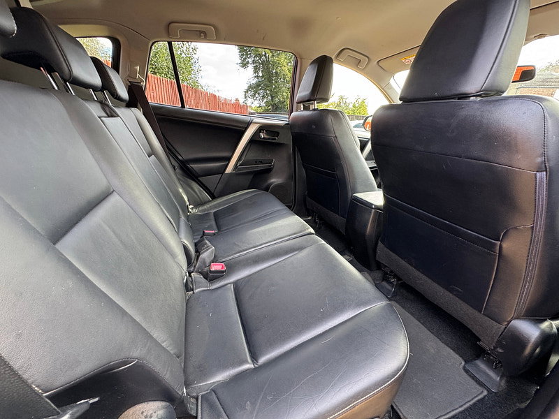 Toyota RAV4 2.2 D-4D Invincible SUV 5dr Diesel Manual 4WD Euro 5 (150 ps)
