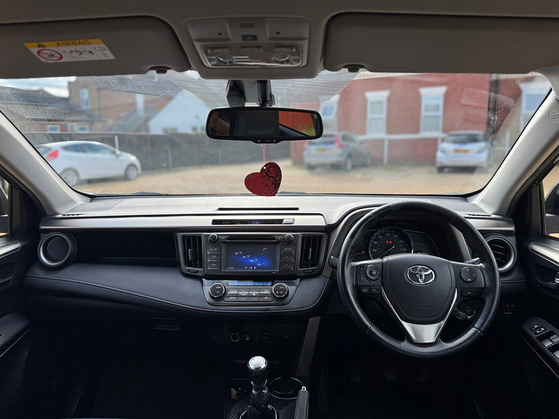Toyota RAV4 2.2 D-4D Invincible SUV 5dr Diesel Manual 4WD Euro 5 (150 ps)