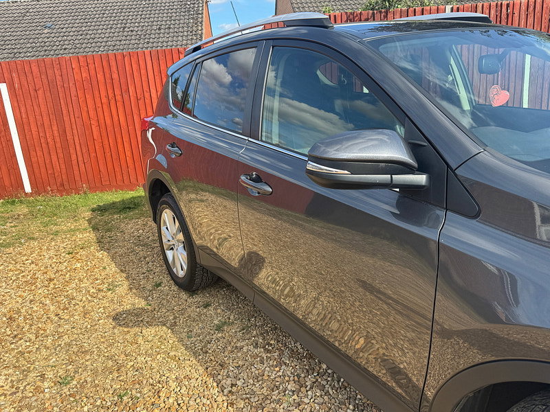 Toyota RAV4 2.2 D-4D Invincible SUV 5dr Diesel Manual 4WD Euro 5 (150 ps)