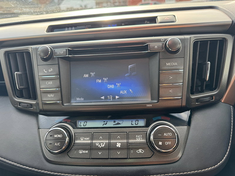 Toyota RAV4 2.2 D-4D Invincible SUV 5dr Diesel Manual 4WD Euro 5 (150 ps)