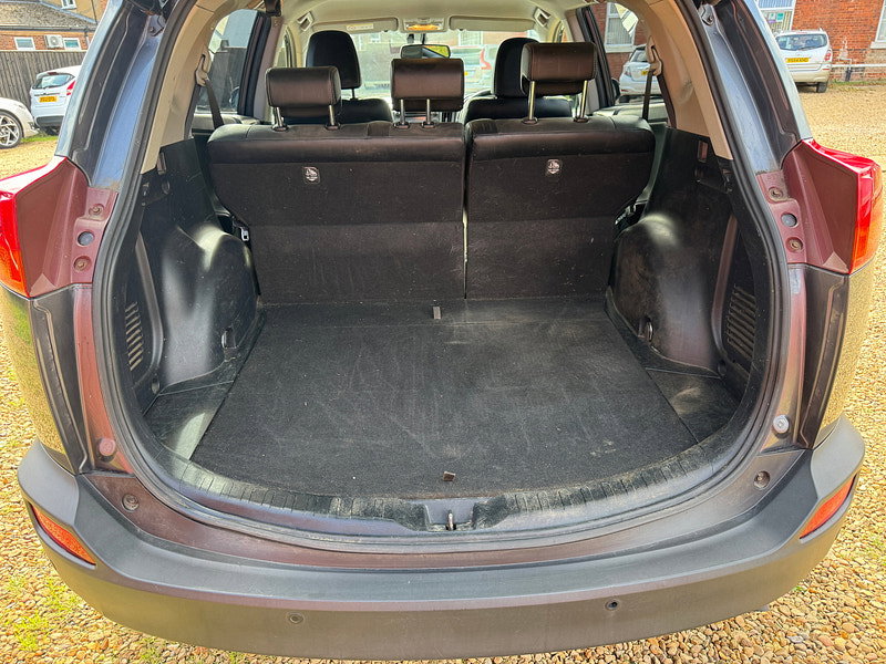 Toyota RAV4 2.2 D-4D Invincible SUV 5dr Diesel Manual 4WD Euro 5 (150 ps)