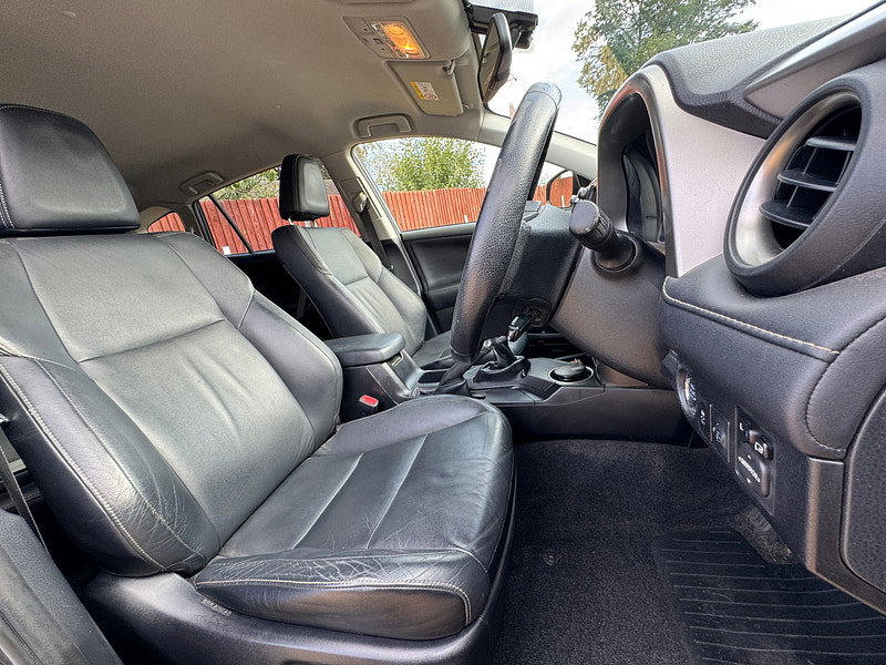 Toyota RAV4 2.2 D-4D Invincible SUV 5dr Diesel Manual 4WD Euro 5 (150 ps)