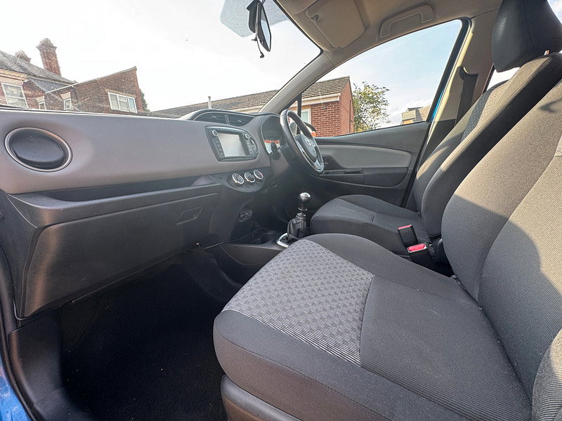 Toyota Yaris 1.33 Dual VVT-i Icon Hatchback 5dr Petrol Manual Euro 5 Euro 5 (99 ps)