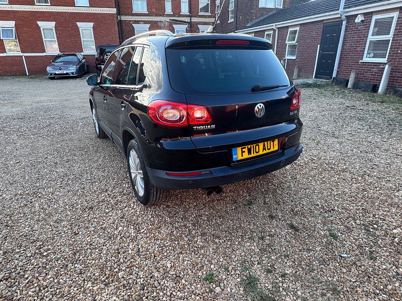 Volkswagen Tiguan 2.0 TDI Sport SUV 5dr Diesel Manual 4WD Euro 5 (140 ps)