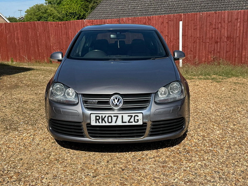 Volkswagen Golf 3.2 V6 R32 Hatchback