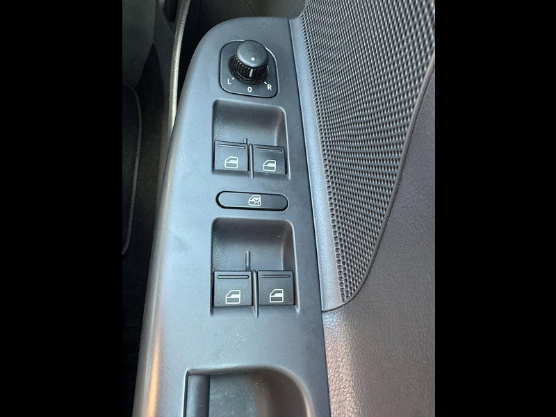 Volkswagen Golf 3.2 V6 R32 Hatchback