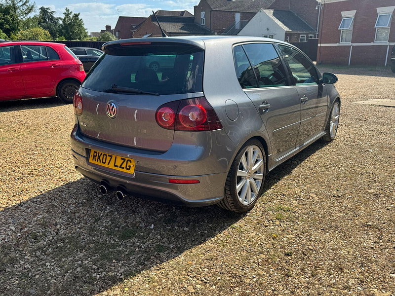 Volkswagen Golf 3.2 V6 R32 Hatchback