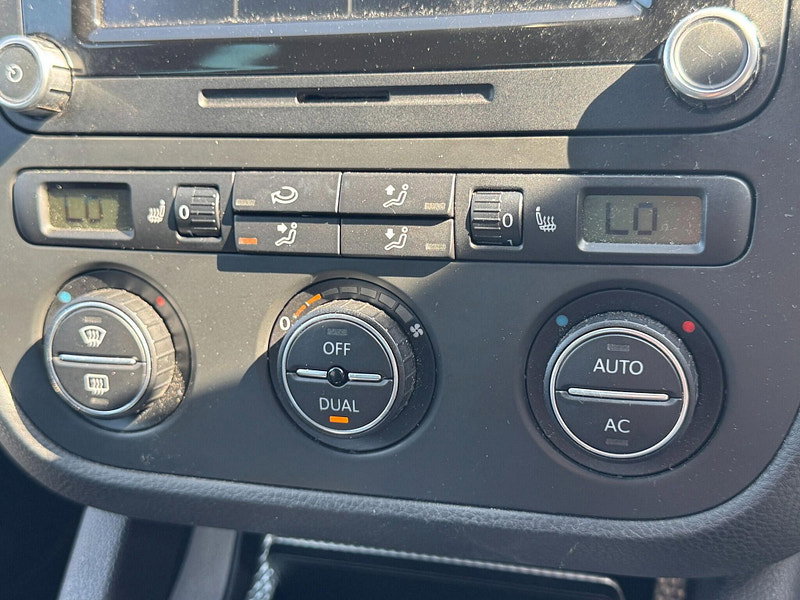 Volkswagen Golf 3.2 V6 R32 Hatchback
