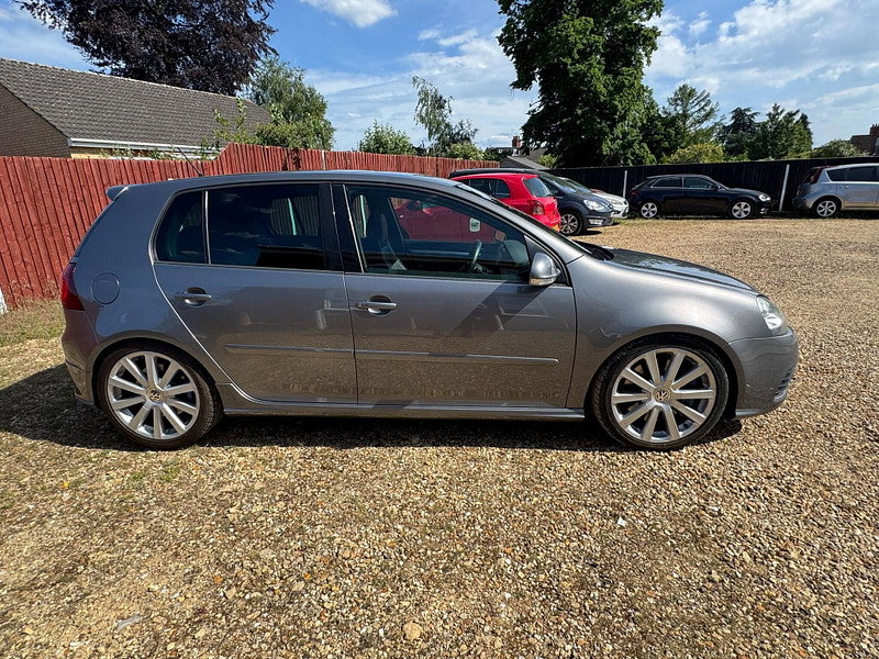 Volkswagen Golf 3.2 V6 R32 Hatchback