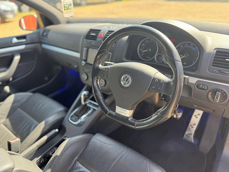 Volkswagen Golf 3.2 V6 R32 Hatchback