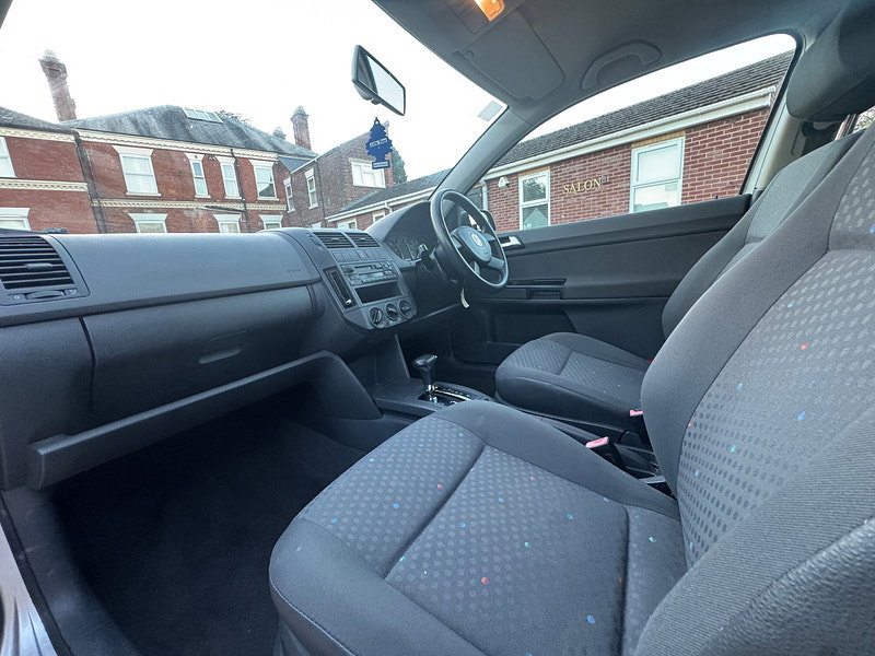 Volkswagen Polo 1.4 Twist Hatchback 3dr Petrol Automatic (182 g/km, 75 bhp)