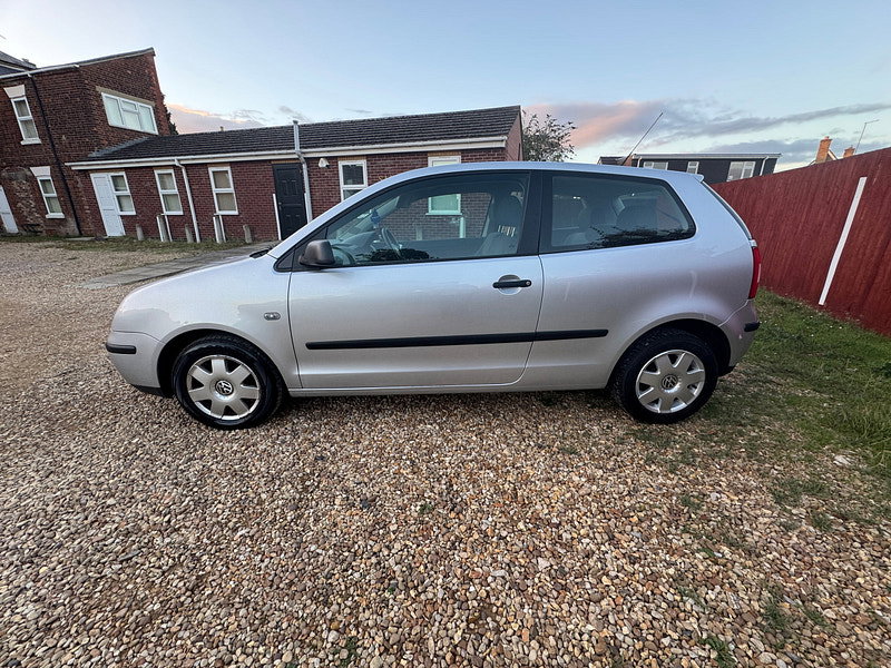 Volkswagen Polo 1.4 Twist Hatchback 3dr Petrol Automatic (182 g/km, 75 bhp)