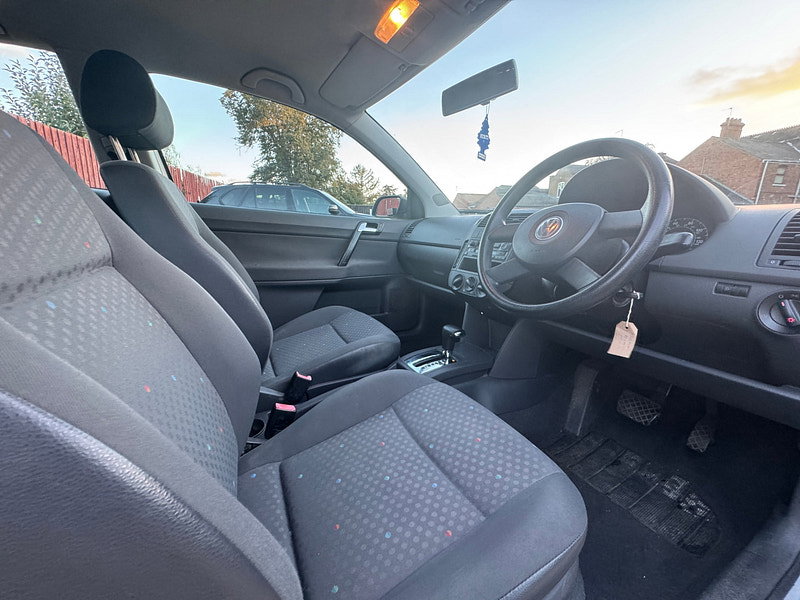 Volkswagen Polo 1.4 Twist Hatchback 3dr Petrol Automatic (182 g/km, 75 bhp)