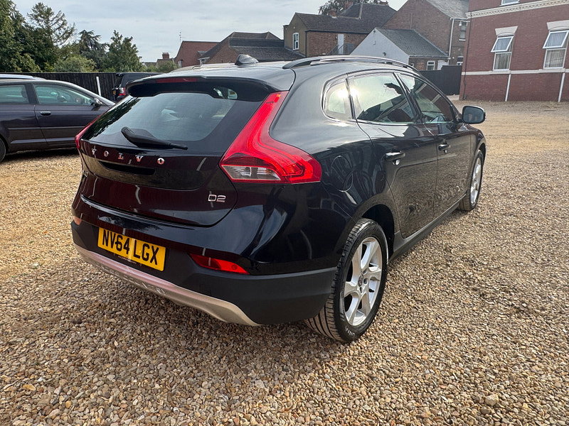 Volvo V40 Cross Country 1.6 D2 Lux Nav Hatchback 5dr Diesel Powershift Euro 5 (s/s) (115 ps)